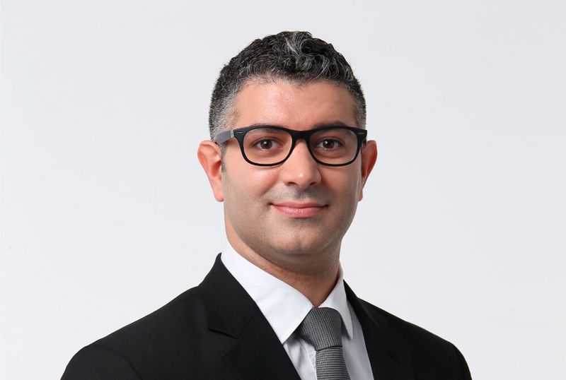 Executive Vice President Steve Markevich hat Axalta verlassen. Er leitete den Geschäftsbereich Global Transportation Coatings seit 2013 und betreute die Region Großchina seit 2016. 

Auf Markevich folgt Hadi Awada, der als Senior Vice President dem Geschäftsbereich Global Transportation Coatings mit Wirkung vom 12. Oktober 2020 beigetreten ist. Er hat die Leitung der globalen Geschäftsbereiche Pkw- und Nutzfahrzeuglacke übernommen.

Awada kommt vom Tier-1-Automobilzulieferer Faurecia zu Axalta. Zuletzt war er dort President für den Bereich Clean Mobility in Nordamerika sowie Mitglied im nordamerikanischen Board of Management. Davor war Hadi Awada in verschiedenen Geschäftsfunktionen in Deutschland, dem Vereinigten Königreich sowie Asien tätig, darunter auch als Vice President von Faurecias Geschäftsbereich Abgasreinigungstechnologien in China. Nach seinem B.A.-Abschluss an der Universität von Toledo begann er seine Karriere bei der Ford Motor Company. (Axalta)