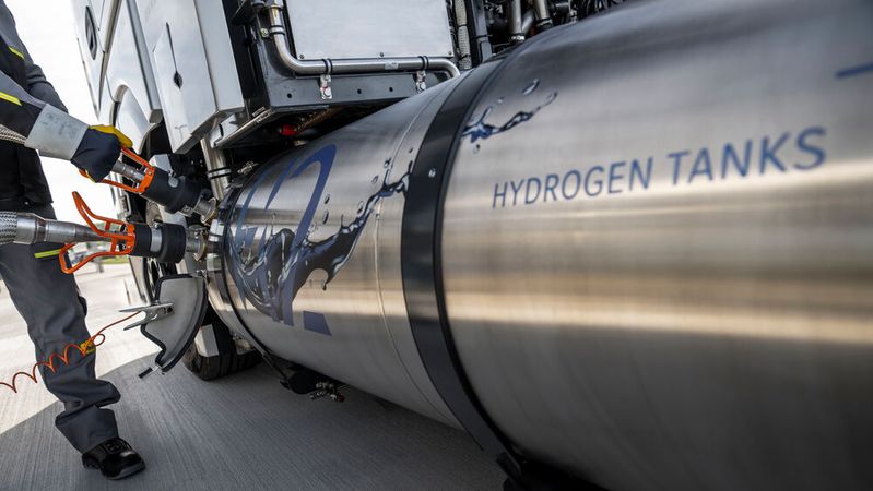 Wasserstoff könnte im Lkw eine Alternative zur Batterie sein.