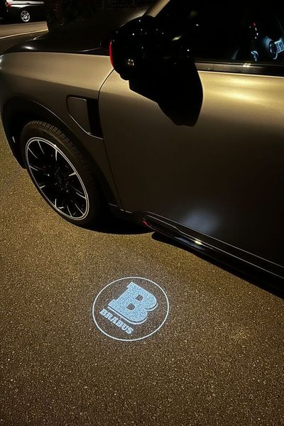 Auch nachts gibt sich der Brabus zu erkennen. (Bild: Simon – VCG)