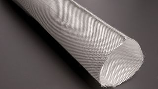 Bei einem Schlauchgewebe wird die Dehnbarkeit durch ein elastisches Schussgarn hergestellt.  (Bild: Gerster)