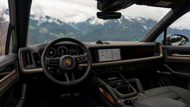 Das digitale Cockpit kennt man bereits aus dem Porsche Taycan. (Bild: Porsche)