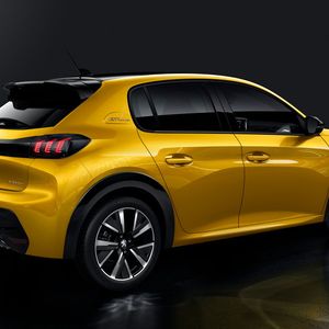 Peugeot 8 Rundum Neu Auch Der E Antrieb