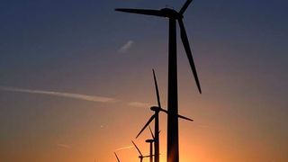 Windkraftanlagen im Verbundnetz benötigen zuverlässige Steuerungssysteme, die miteinander kommunizieren können. Bild: Bachmann (Archiv: Vogel Business Media)