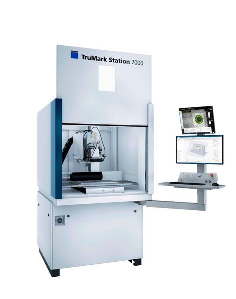 Der TruMicro Mark 2000 ist die erste schlüsselfertige Komplettlösung von TRUMPF für einen Ultrakurzpulslaser mit schnell einstellbarer Pulsdauer. Dank der Bildverarbeitungssoftware VisionLine Detect lassen sich die Lage der Werkstücke schnell erfassen. Ein Vorpositionieren der Werkstücke ist. (Trumpf)