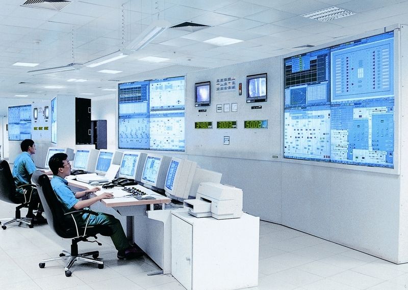 Ein gutes Alarmmanagement sorgt dafür, dass im Kontrollraum keiner angesichts der Alarmflut verzweifeln muss.  (Bild: Siemens)