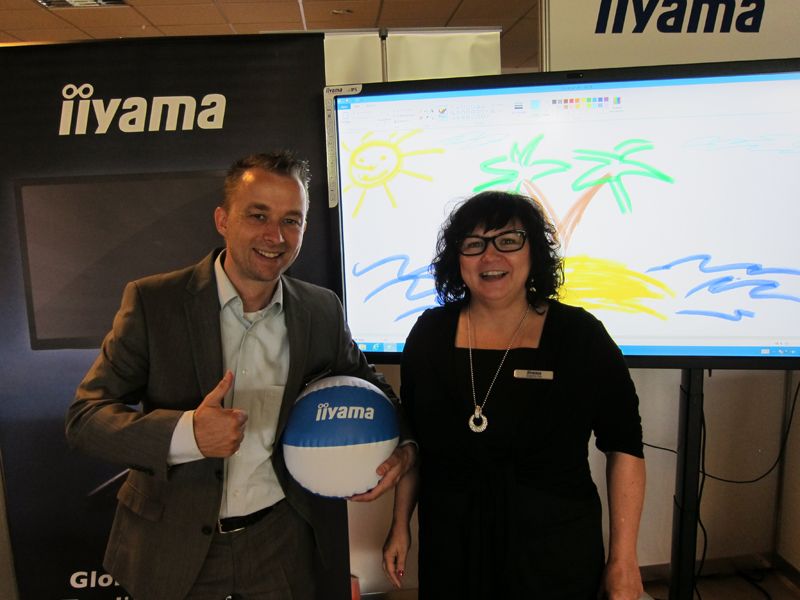 Susanne Nas und Swen Heiber, iiyama, in Urlaubsstimmung (Bild: IT-BUSINESS)