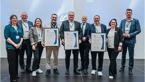 Die nominierten Mitarbeitenden des Fraunhofer IST sowie von Rohloff und Tantec gemeinsam mit Dr. Florian Löbermann, Hauptgeschäftsführer der IHK Braunschweig (2.v.l.) sowie Anke Bergmann (2 v.r.) und Marcus Brünnel (r.) von der IHK Braunschweig. (Bild: Andreas Rudolph)