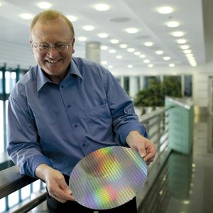 Dr. Hans Deppe, Corporate Vice President und Geschäftsführer von AMD in Dresden 