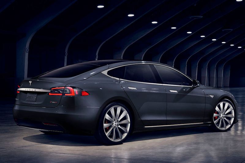 Unter anderem modifizieren die Kalifornier das Heck. (Foto: Tesla)