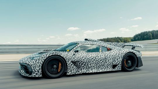 Jochen Hermann über den AMG-„Project-One“: „Wir haben unseren One-Kunden auch Exklusivität angeboten.“(Bild:  ampnet/Mercedes-Benz AG)