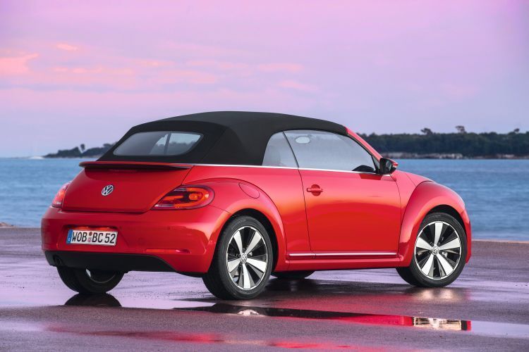 Auch geschlossen macht das Cabriolet eine gute Figur. (Foto: VW AG)