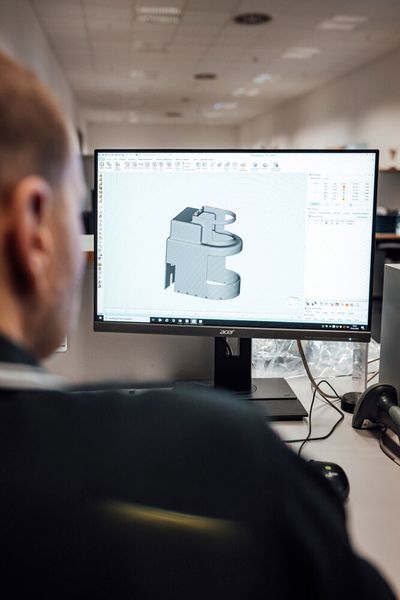 Datenaufbereitung für den nächsten Druckvorgang/Auftrag, genannt Baujob. (Daimler)