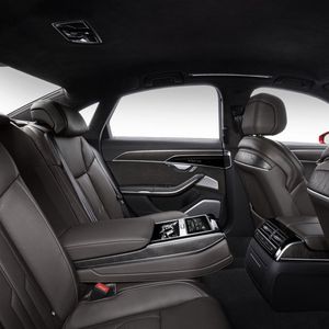 (Audi)