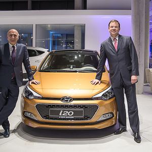 (Hyundai)