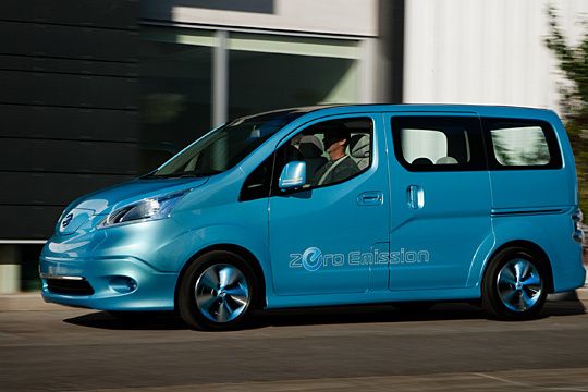 Die Energie für den 80 kW starken Wechselstrom-Synchronmotor wird in der aus 48 kompakten Modulen bestehenden Lithium-Ionen-Batterie gespeichert. Nissan (Archiv: Vogel Business Media)