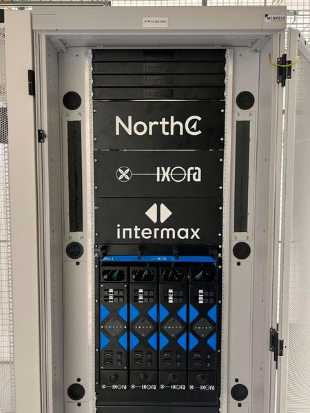 Abbildung 8: Zu den Kunden gehört Datacenter-Betreiber North C; das System „HRM-4“ zur immersionskühlung ist in einem Rotterdamer Rechenzentrum implementiert. (Bild: Ixora B.V. )