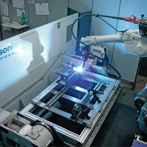 Robotergestützte Panasonic-Schweißtechnik konnte bei einem namhaften Hersteller von Regalsystemen die Qualität der Schweißnähte erheblich verbessern sowie die Produktivität steigern.