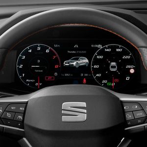 Der Leon bekommt ein komplett aufgeräumtes Cockpit mit virtuellen Instrumenten ... (Bild:  Seat)