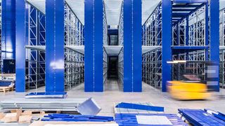 regalmontage-von-hacobau-gmbh (HaCoBau Hallen und Container Systeme GmbH)