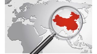 Genau hinsehen: Wer Medizinprodukte für die Volksrepublik China zulassen will, steht seit März dieses Jahres neuen Herausforderungen – und Chancen – gegenüber. (© beugdesign - Fotolia)