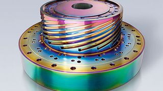 Oerlikon Balzers funktionelle Oberflächenbeschichtungen, wie hier die Variante „Balinit Croma Plus“ auf einem Wendelverteiler für die Extrusion, sorgen in der Kunststoffverarbeitung bei der Herstellung von HDPE-Folien für mehr Produktivität. (Oerlikon Balzers)