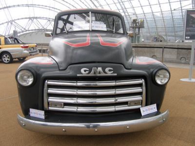 Zu verkaufen ist dieser GMC Pick-up, den Starkoch Tim Mälzer während einer durchzechten Kneipennacht erwarb. Nachträglich wurde eine Servolenkung und ein Automatikgetriebe eingebaut. Wer das Fahrzeug erwerben möchte, kann sich direkt an Tim Mälzer wenden. (Archiv: Vogel Business Media)