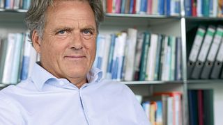 1 Prof Dr. Klaus Gerwert hat die Entwicklung und Anwendung der zeitaufgelösten Infrarot-Differenzspektroskopie in der Proteinforschung aktiv vorangetrieben. Sein derzeitiger Schwerpunkt liegt auf der Translation des von ihm entwickelten Immuno-IR-Sensors in die Klinik.  (Bild: Ruhr-Universität Bochum)