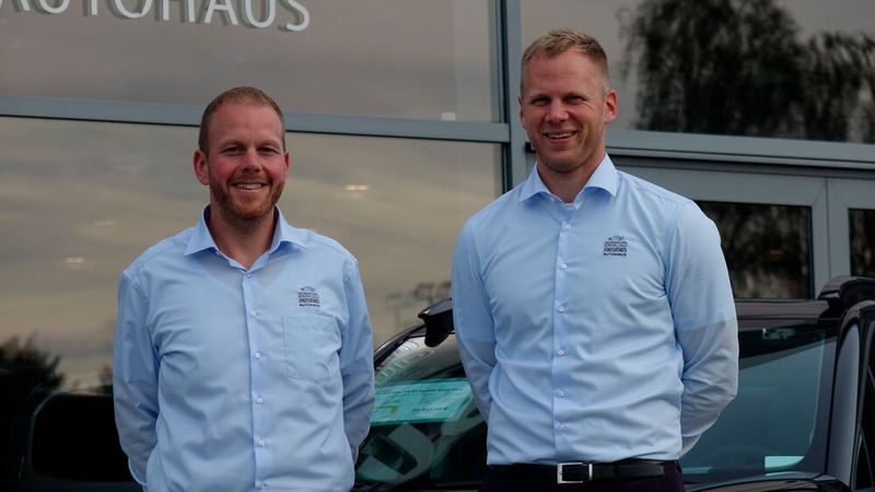 Einen weiteren dritten Platz sicherte sich außerdem Sand Jensen Flensburg. Die Verkehrslage verhinderte, dass Werkstattleiter Rene Gottschalk und Verkaufsberater Thomas Holm den Preis vor Ort entgegennehmen konnten. (Bild: VCG – Schreiner)