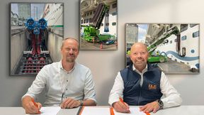 Unter (neuem) Dach und Fach! Igus meldet, dass man zum 1. Oktober Krott Electronics übernehmen wird. Von links: Jan Krott, CEO von Krott Electronic, und Michael Blass von Igus, bei der Vertragsunterzeichung. Lesen Sie hier, warum Igus diesen Schritt tut ... (Bild: Igus)