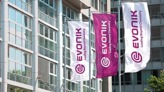Bis Ende 2029 will Evonik insgesamt 3200 Stellen streichen. (Bild: Evonik)