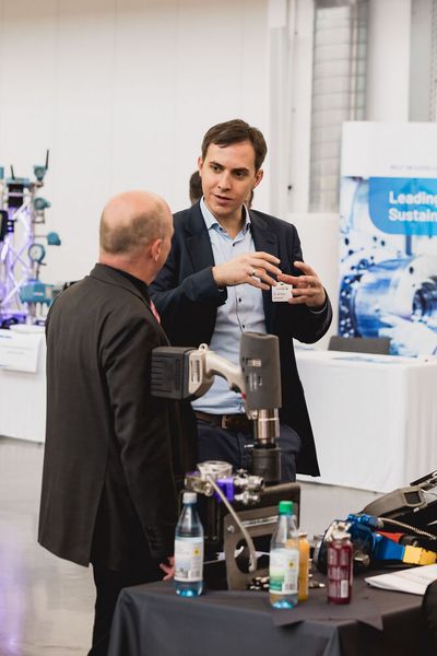 Machen Sie eine typische Handbewegung: Jan Köser von Core Sensing  (Bild: Stefan Bausewein)