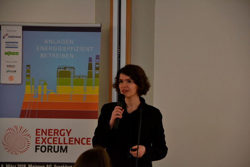 Claire Range ist bei der DENEFF für Themen der Energieeffizienz in Industrie und Gewerbe zuständig. (PROCESS)