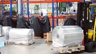 Hyster-Stapler transportieren die Coils direkt zur Umformtechnik. (Hyster)