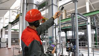 Auf der Hannover Messe präsentiert der Ultraschallspezialist Sonotec erstmals sein innovatives Ultraschallmessgerät für die vorbeugende Instandhaltung. (© industrieblick - Fotolia)