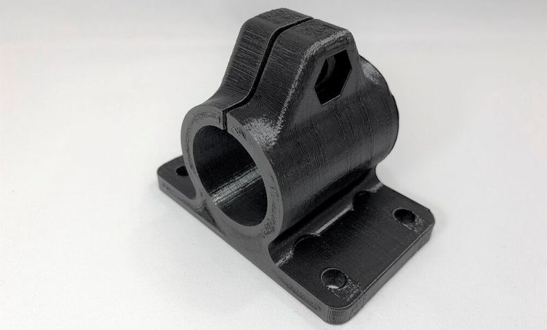 Additiv gefertigtes Befestigungselement aus Luvocom 3F eco PET.(Bild:  Lehvoss)