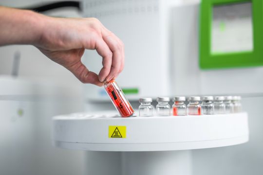 Für eine höhere Konformität: Lifocolor strukturiert im Zuge der Änderungsverordnung (EU) 2025/351 sein Lebensmittelkontakt-Portfolio nach Anwendungsprofilen.(Bild:  Lifocolor)