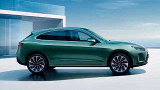 E-REVs wie der Aito M5, den es auch mit Ottomotor als Reichweitenverlängerer gibt, sind in China als Multi-Hybride aktuell gefragt. (Bild: Aito/Seres/Huawei)