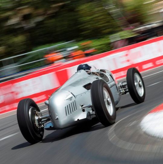 Gleich drei Mal ist ein Nachbau des legendären Auto Union Typ C in diesem Jahr live zu sehen.(Foto:  Audi)
