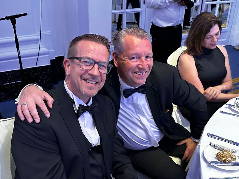 Jörg von der Heydt mit seinem Kollegen Thomas Kloth (r., Bitdefender). (Bild: Vogel IT-Medien GmbH)