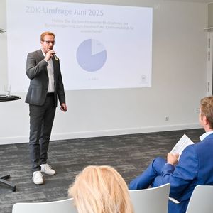 ZDK-Referent Carsten Bieler stellte das Positonspapier des ZDK vor. (Bild:  Bildschön)
