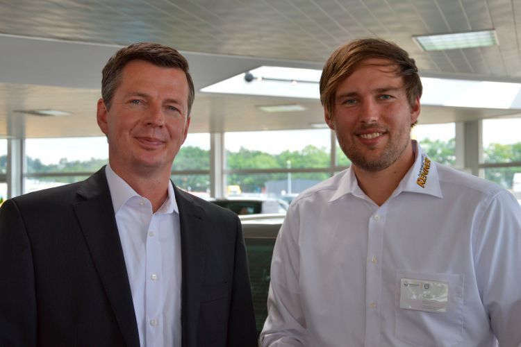 Die Geschäftsführer Maik Radeke (l.) und René Hüning übernahmen den Betrieb vor zwei Jahren und modernisierten ihn. (Achter / »kfz-betrieb«)
