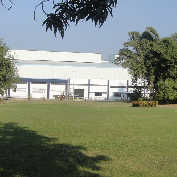 Am Sabic-Standort im Indischen Vadodara werden die mehrwandigen Lexan-Platten produziert. (Bild: Sabic)