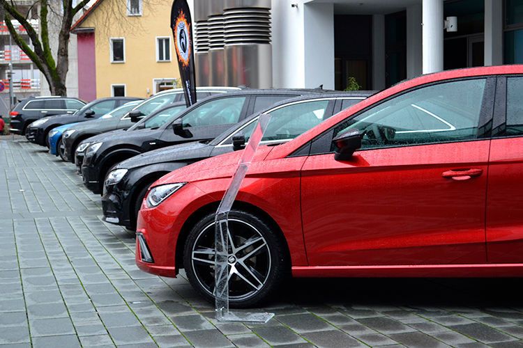 Mehrere Autohersteller nutzten den Tag der Automobilwirtschaft, ... (Seyerlein / »kfz-betrieb«)