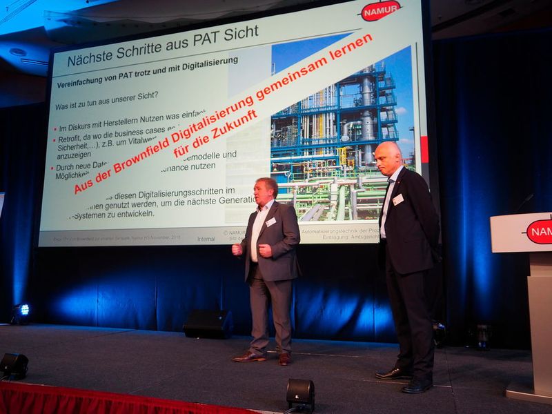 The lecture by Frank Grümbel (Lanxess) and Ulrich Schünemann (BASF) focused on how to see digitization as an opportunity, especially from the digitization of brownfield systems. (Mühlenkamp / PROCESS)