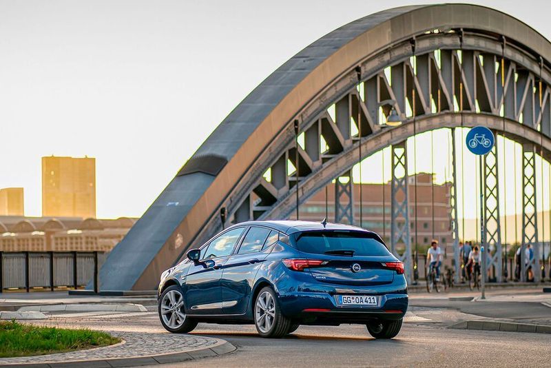 Äußerlich hat sich durch die Modellpflege kaum etwas geändert. Die wesentlichen Neuerungen finden sich im Motorraum. (Opel)