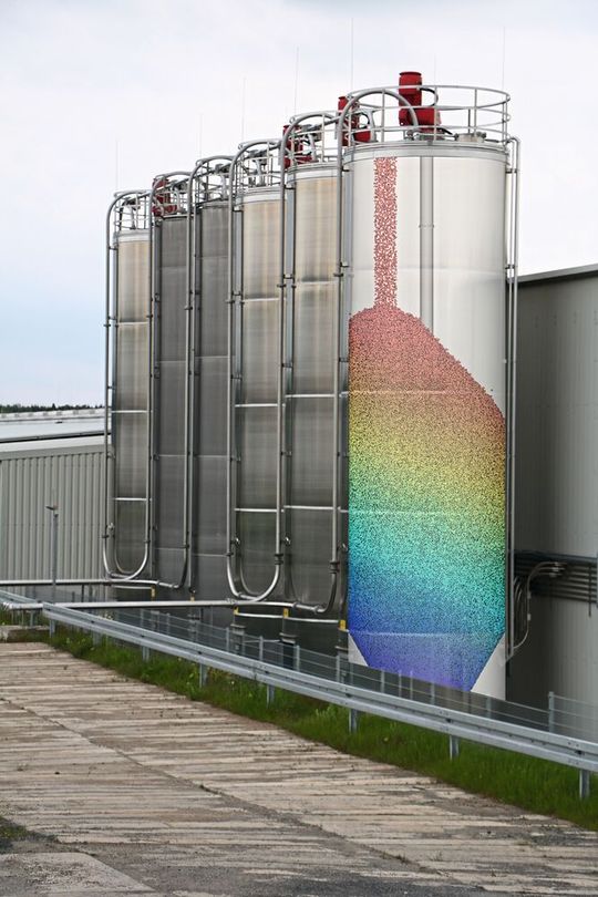 Simulationen zeigen, was im Silo geschieht, und ermöglichen Optimierungen.(Bild:  CADFEM GmbH, Eichholz GmbH)