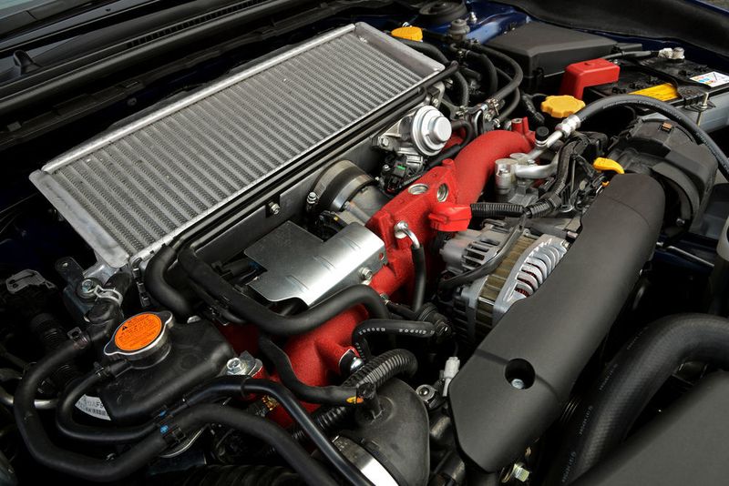 Unter der Haube arbeitet in der jüngsten – und in Europa vorerst letzten Generation – ein Vierzylinder-Boxermotor ...  (Subaru)