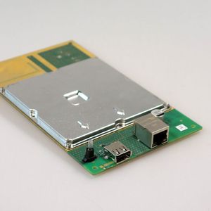... als Herz des Systems beinhaltet die Platine auch die Antenneneinheit.