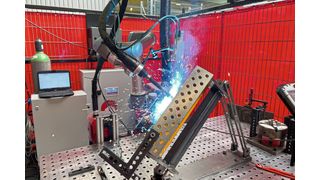After having already made a good name for themselves in pure handling tasks, the use of cobots in welding technology comes with several challenges. (Image:Time)