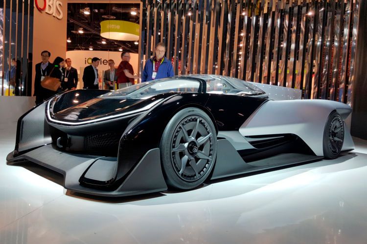 Faraday Future hat Einblick in die Zukunftspläne gewährt - aber nur ein bisschen, denn der einsitzige 1000-PS-Sportwagen auf der CES hat keine Chance auf eine Serienfertigung. (Foto: Jens Meiners)